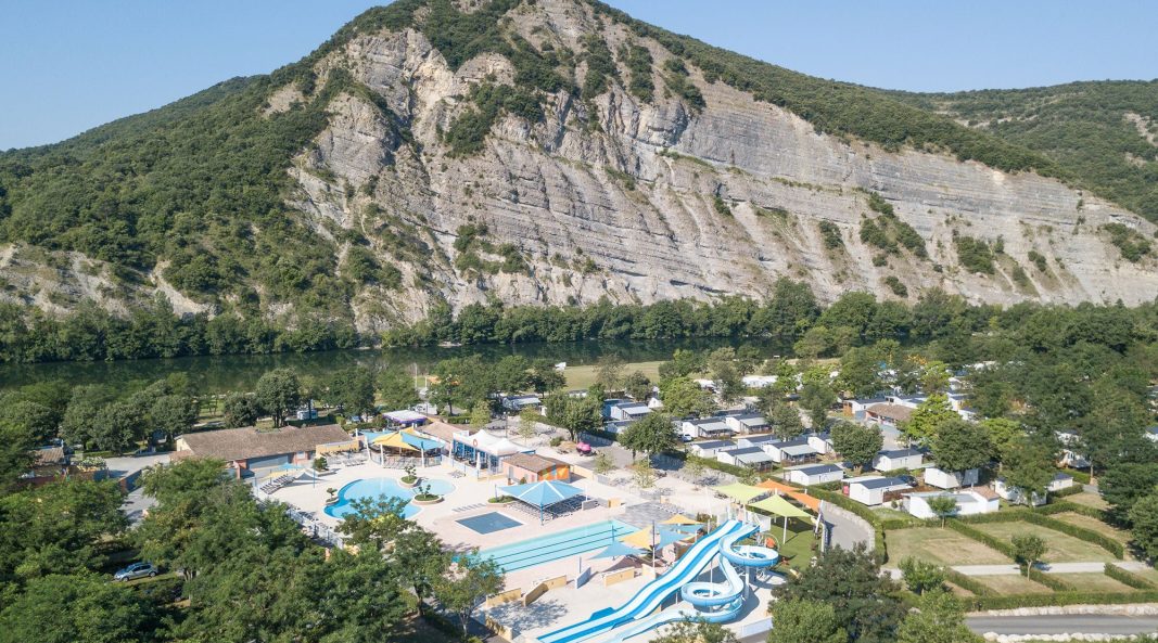 la plage fleurie ardeche