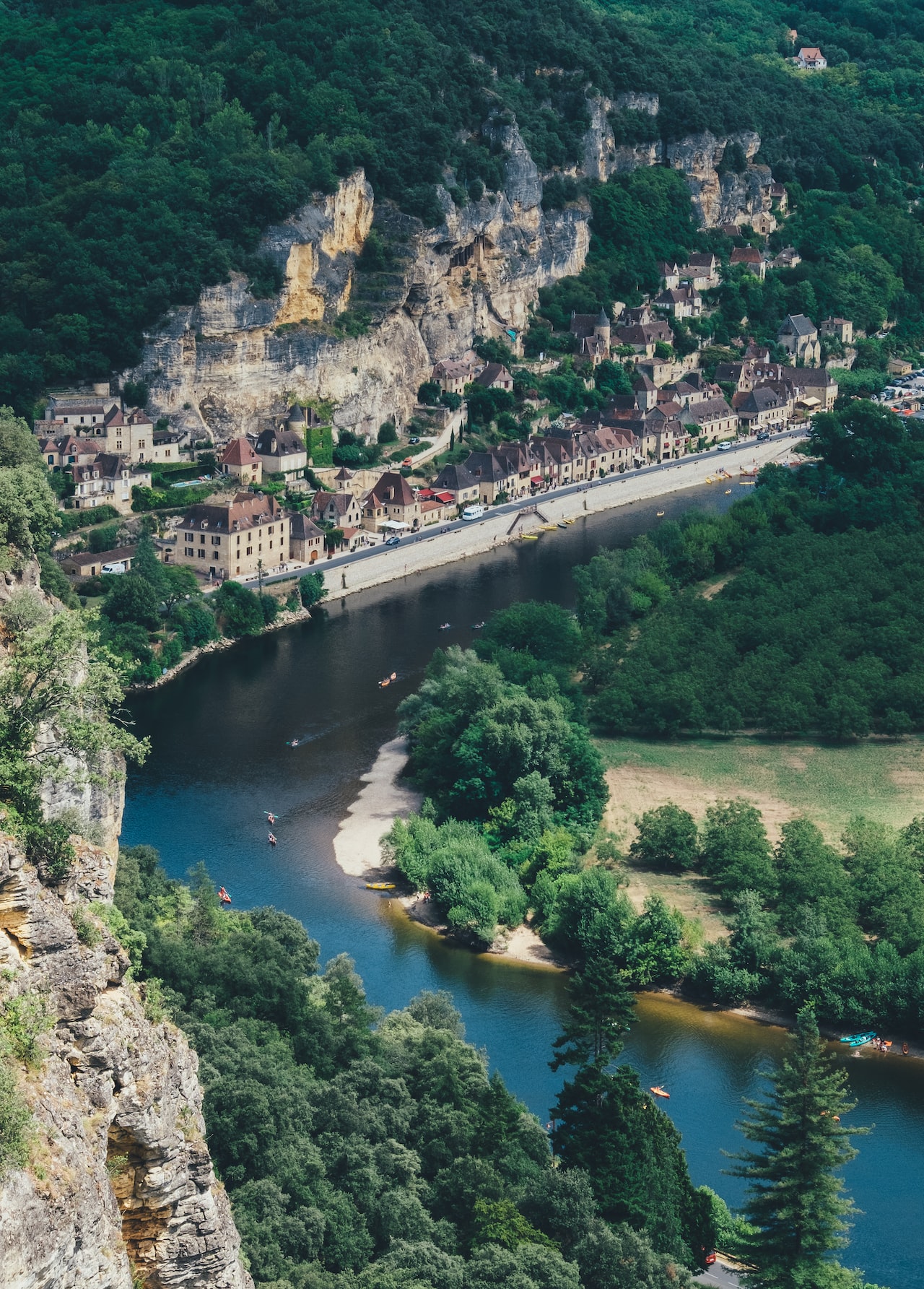 Roque-Gageac : chateau, fort, canoe dordogne