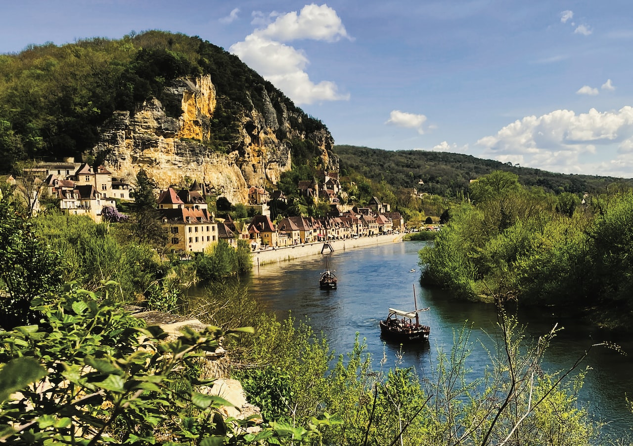 roque gageac fort chateau gabarre dordogne