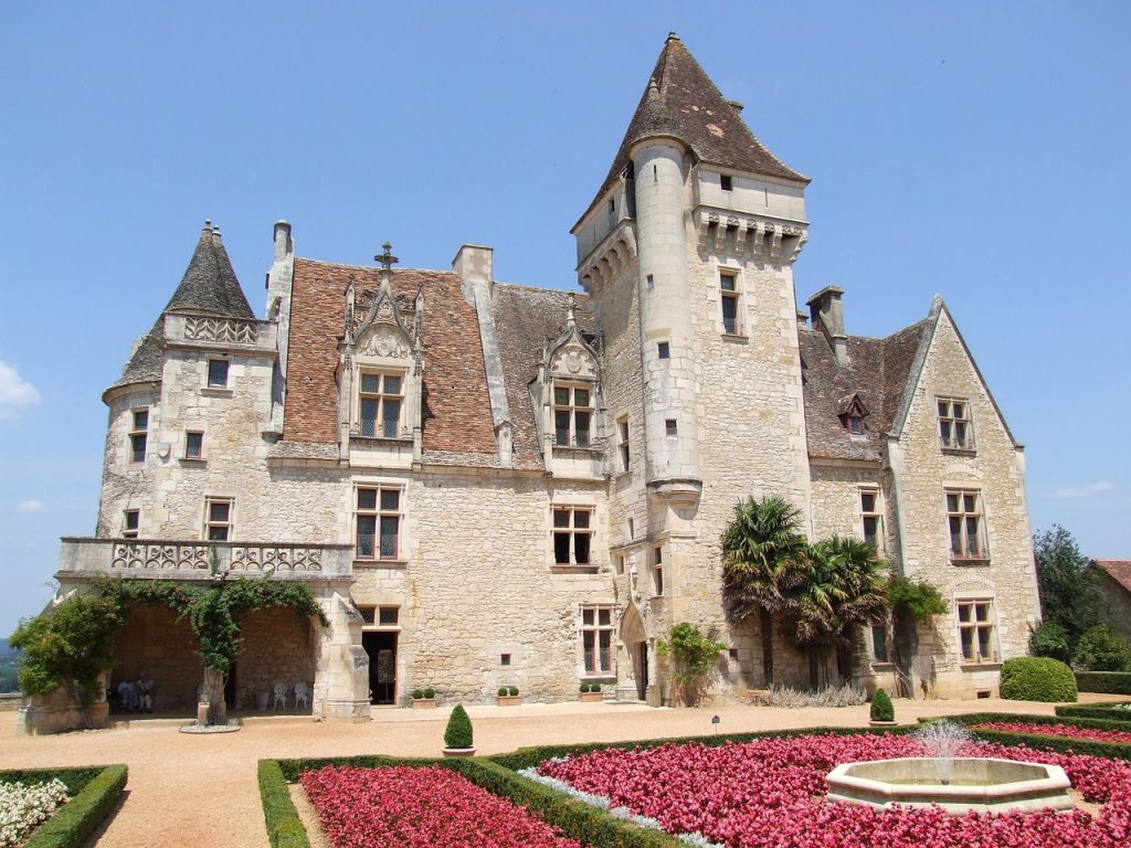 Découverte du Château des Milandes : un joyau historique et culturel au cœur du Périgord Noir